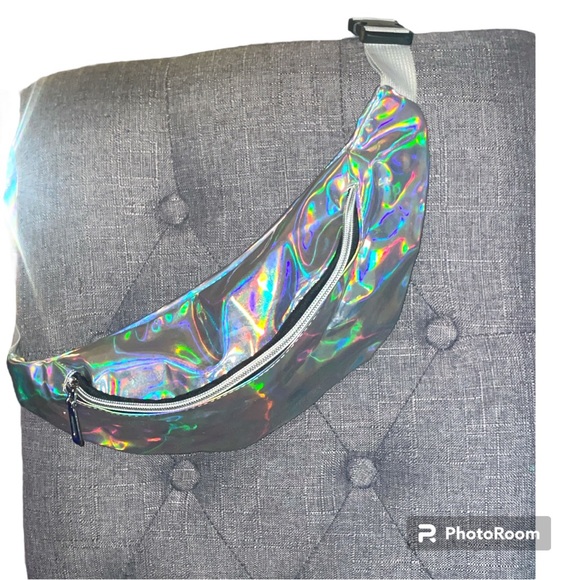 Silver hieroglyphic fanny pack - Picture 2 of 3